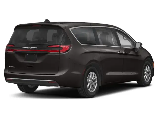 2023 Chrysler Pacifica in Cars & Trucks in Winnipeg - Image 5