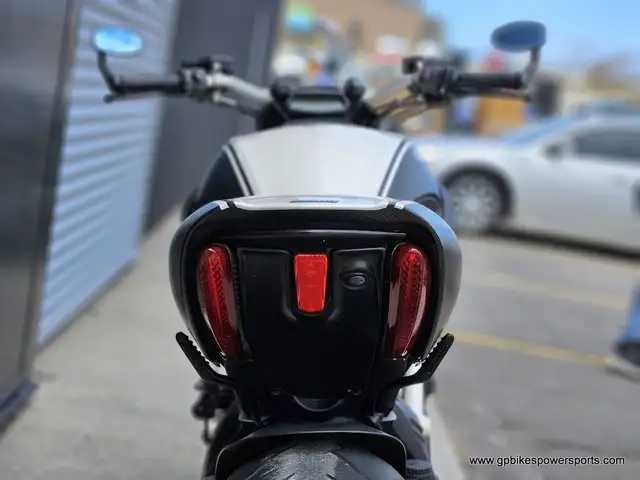 2013 Ducati Diavel AMG in Street, Cruisers & Choppers in Oshawa / Durham Region - Image 19