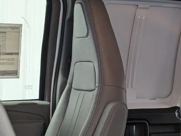2024 Chevrolet Express Cargo Van - Power/Driver Convenience Pkg dans Autos et camions dans Barrie - Image 26