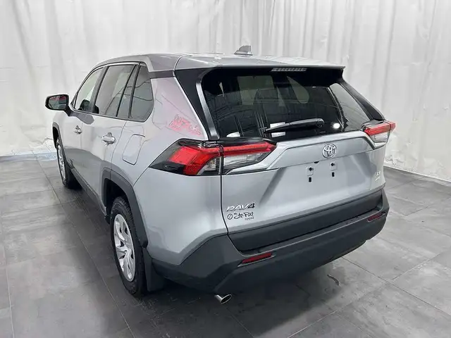 2024 Toyota RAV4 LE AWD - SIEGES CHAUFFANTS - BLUETOOTH in Cars & Trucks in Québec City - Image 6