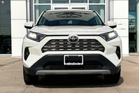FINANCE OR LEASE PURCHASE PRICE: $33,900 + HST + Finance/Lease Fee + Licensing CASH PRICE: $35,900 +... (image 1)