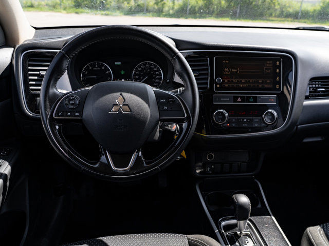 2019 Mitsubishi Outlander ES in Cars & Trucks in Barrie - Image 2