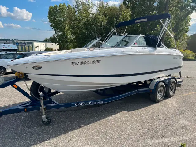 2010 COBALT 210 in Powerboats & Motorboats in Sherbrooke - Image 4