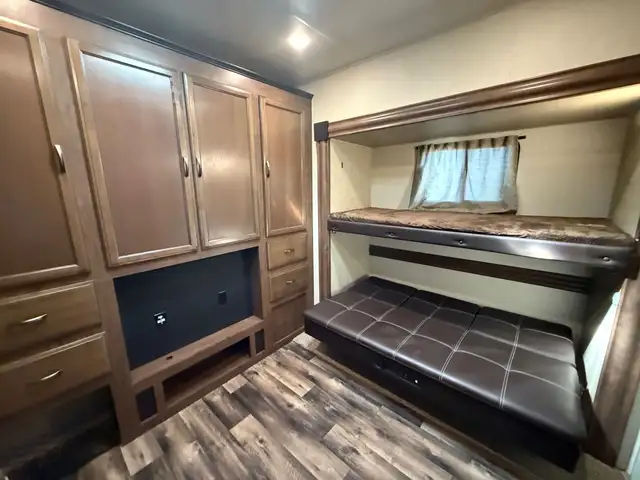 2019 Forest River Sandpiper 404QBWD  in Park Models in St. Albert - Image 35