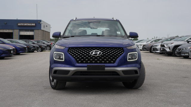 2023 Hyundai Venue Ultimate | One Owner! | Fully Loaded | Denim in Cars & Trucks in Guelph - Image 2