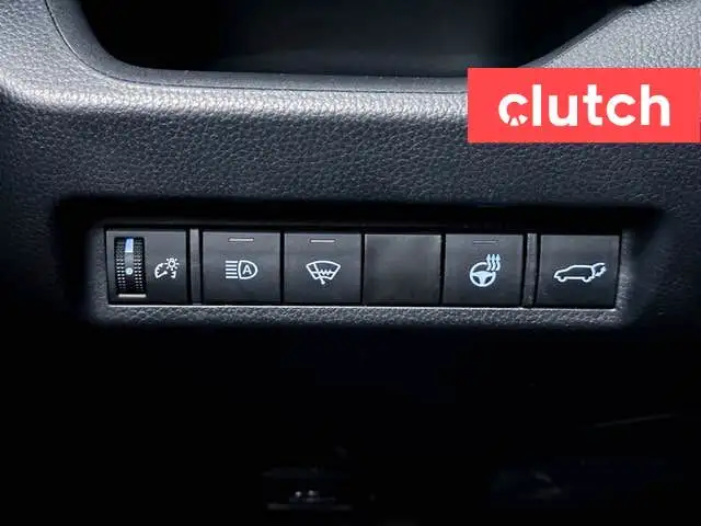 2022 Toyota RAV4 XLE AWD w/ Apple CarPlay, Heated Front Seats, R dans Autos et camions dans Ville de Toronto - Image 24