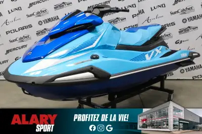 Cette MOTOMARINE YAMAHA VX DELUXE 2025 est disponible DÈS MAINTENANT! Contactez-nous au 450-420-2707...