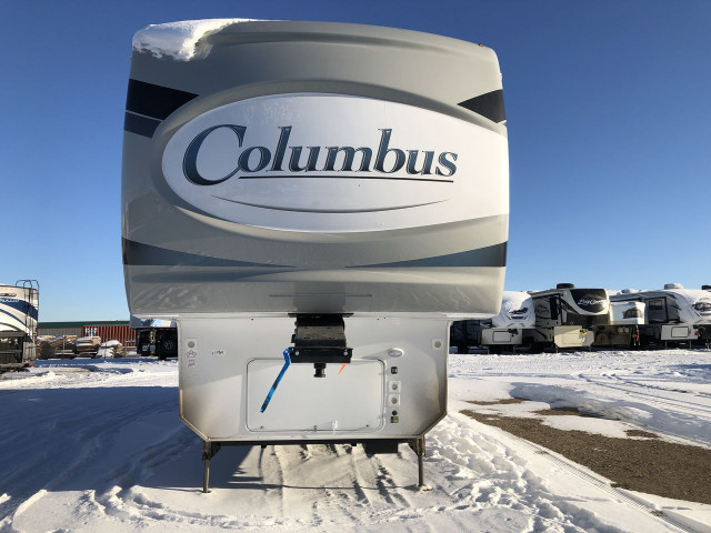 2023 Forest River Columbus 384RK  5th Wheel - Rear Kitchen  in Travel Trailers & Campers in St. Albert - Image 2