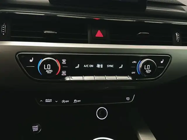 2017 Audi A4 Premium 2L Turbo Cuir Sunroof Carplay AWD in Cars & Trucks in Laval / North Shore - Image 33
