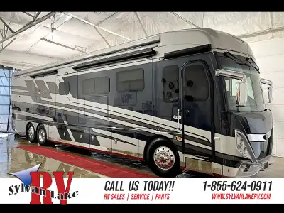 The 2023 American Coach American Tradition 42Q is a luxurious Class A diesel motorhome designed for...