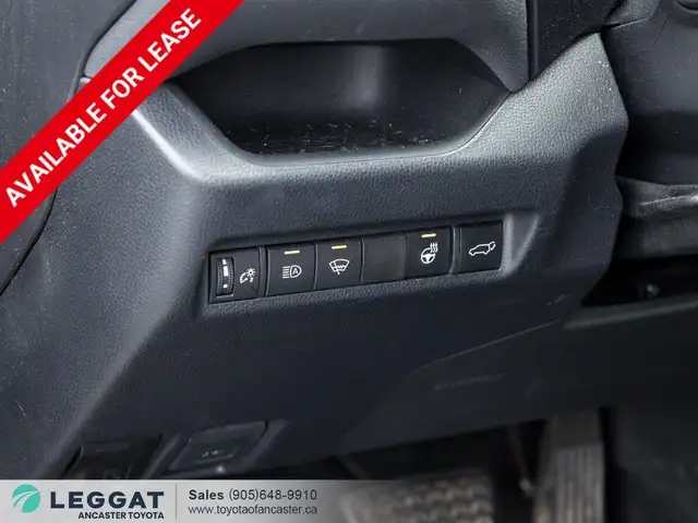 2020 Toyota RAV4 XLE FWD in Cars & Trucks in Hamilton - Image 15