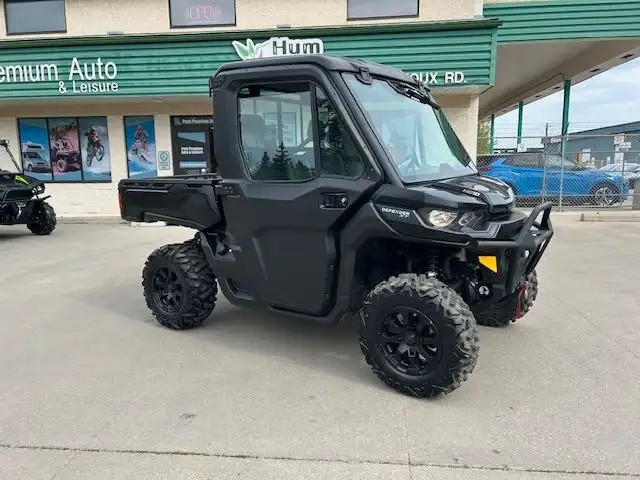 2021 CAN-AM DEFENDER HD10 with CAB & HEATER in ATVs in Strathcona County - Image 2