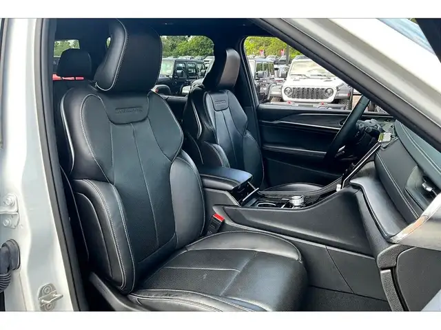 2023 Jeep Grand Cherokee L Overland 4x4 | Massage Seats | McInto in Cars & Trucks in Mississauga / Peel Region - Image 8