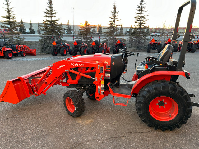 Kubota LX Series Tractors in Farming Equipment in Regina - Image 4