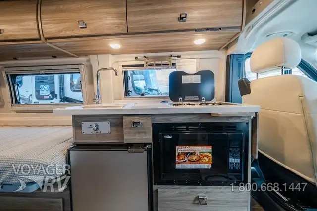 2025 Winnebago Travato 59K in RVs & Motorhomes in Kelowna - Image 8