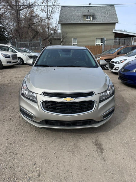 2015 Chevrolet Cruze 4dr Sdn Auto 1LT in Cars & Trucks in Edmonton - Image 2