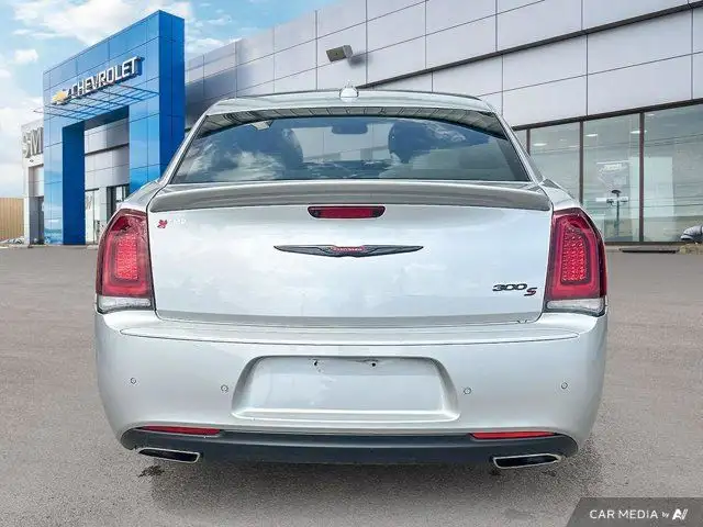 2022 Chrysler 300 S | Leather | Sunroof | Remote Start in Cars & Trucks in Saskatoon - Image 6