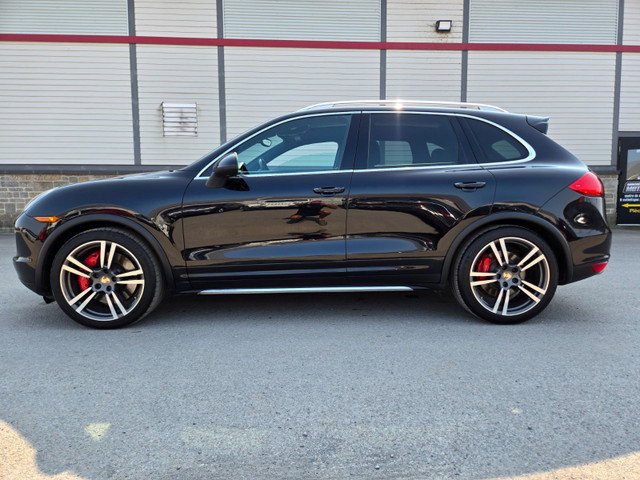 2013 Porsche Cayenne Turbo / 500HP / AWD Noir sur Noir in Cars & Trucks in West Island - Image 4