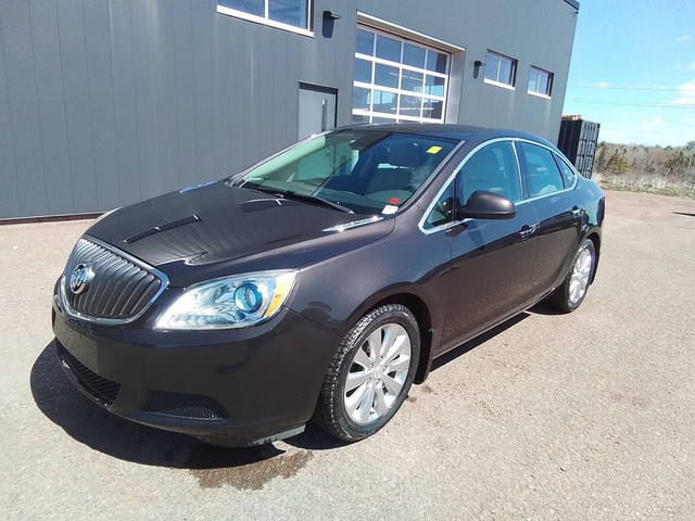  2013 Buick Verano BASE! LOW MILEAGE! LEATHER! ALLOYS! POWERWIND in Cars & Trucks in Moncton