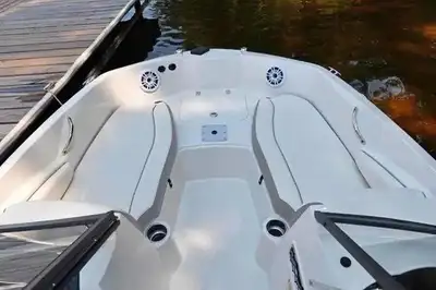 Boat show special on now! OUTBOARD POWER WITH OPEN LAYOUT! Do you love the open layout you get from...