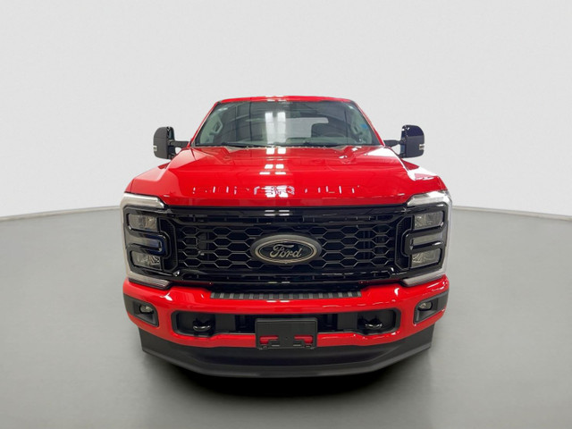 2025 Ford Super Duty F-350 SRW LARIAT 4WD Crew Cab 6.75' Box in Cars & Trucks in Moose Jaw - Image 2