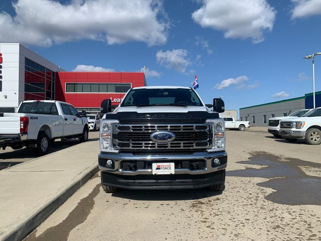 2023 Ford Super Duty F-350 SRW XLT in Cars & Trucks in Fort St. John - Image 2