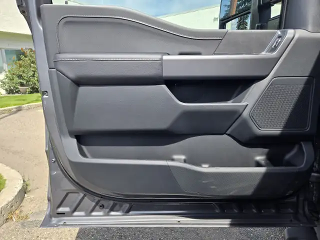 2025 Ford F-150 XLT | BLACK APP PKG | MOBILE OFF PKG | BED PKG in Cars & Trucks in Calgary - Image 15