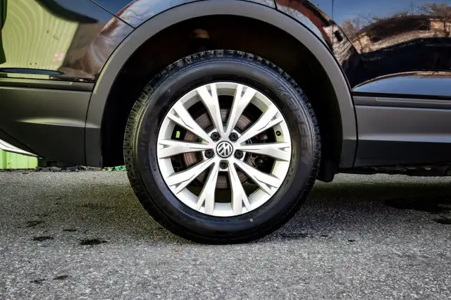 2021 Volkswagen Tiguan Trendline 4MOTION • HEATED SEATS • CP/AA dans Autos et camions dans Ottawa - Image 7