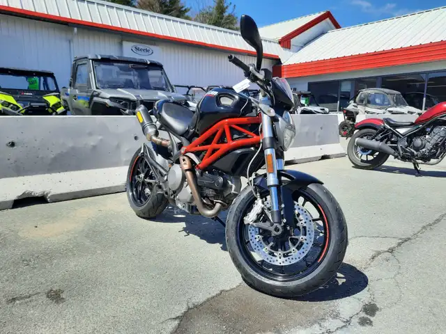 2011 Ducati MONSTER Monster 796 - Diamond Black Silk in Street, Cruisers & Choppers in Bridgewater - Image 4