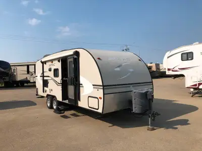Well Maintained, Lightweight Family Travel Trailer w/Bunks, Sleeps 6! Call Dealership for more detai...
