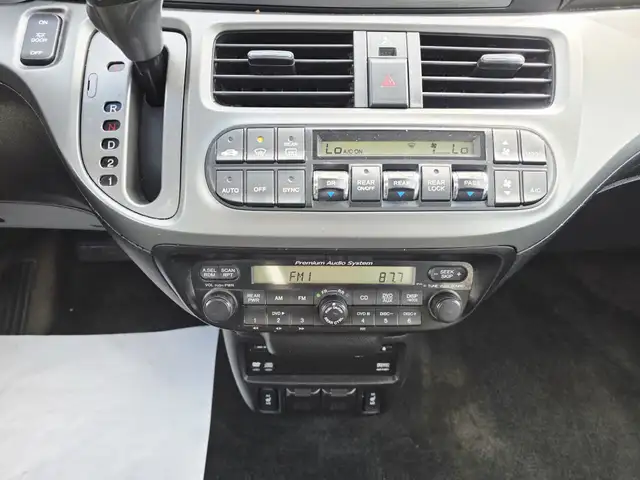 2007 Honda Odyssey Touring Leather DVD Camera Power Sliding door in Cars & Trucks in Calgary - Image 18
