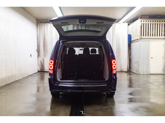 2015 Dodge Grand Caravan SE in Cars & Trucks in Calgary - Image 10