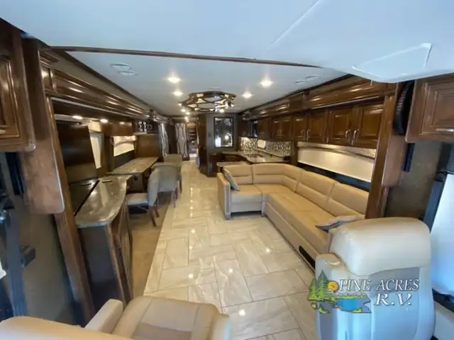 2018 Thor Motor Coach Tuscany 45AT only 029,124 Miles in RVs & Motorhomes in Moncton - Image 13