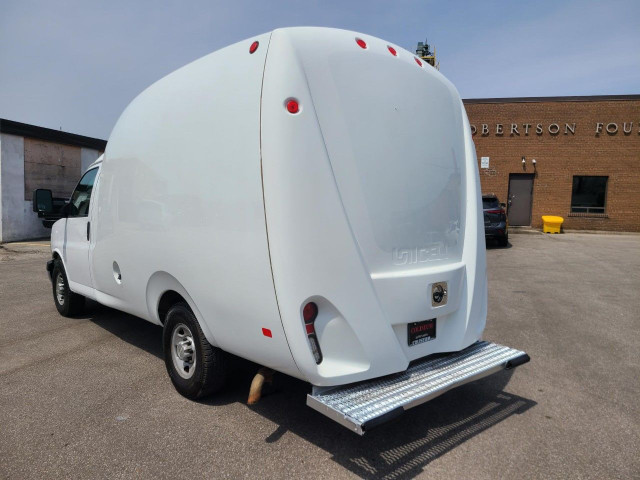 2012 Chevrolet Express Commercial Cutaway UNICELL BUBBLE VAN-2 T in Cars & Trucks in City of Toronto - Image 4