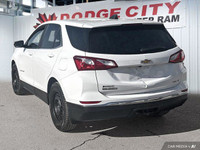 IIHS Top Safety Pick with specific headlights. This Chevrolet Equinox boasts a Turbocharged Gas I4 1... (image 3)