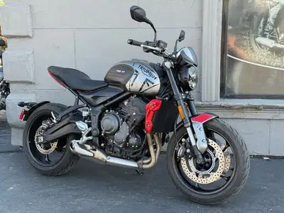 Used Triumph Trident 660 with 5527 kms. Includes: Triumph windscreen ($300 value). 2023 Triumph Trid...
