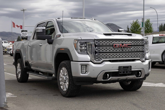 2020 GMC Sierra 3500 Denali 6.6L Duramax, Denali Ultimate Packag in Cars & Trucks in Kamloops - Image 3