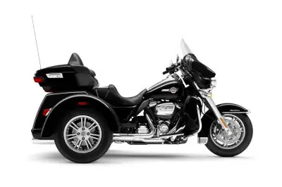 Harley-Davidson Tri Glide Ultra 2024 Vivid Black. Un trike de tourisme longue distance avec tout le...