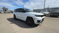 This 2025 JEEP GRAND CHEROKEE L SUMMIT 4X4 has the following options Palermo Leather Seats, Dual-Pan... (image 4)