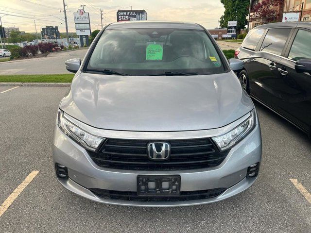 2022 Honda Odyssey Touring| One Owner | Clean Carfax in Cars & Trucks in London - Image 2