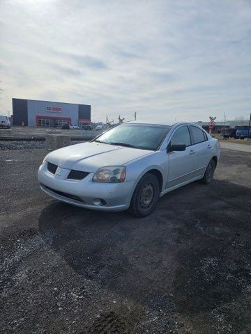  2005 Mitsubishi Galant ES in Cars & Trucks in City of Montréal