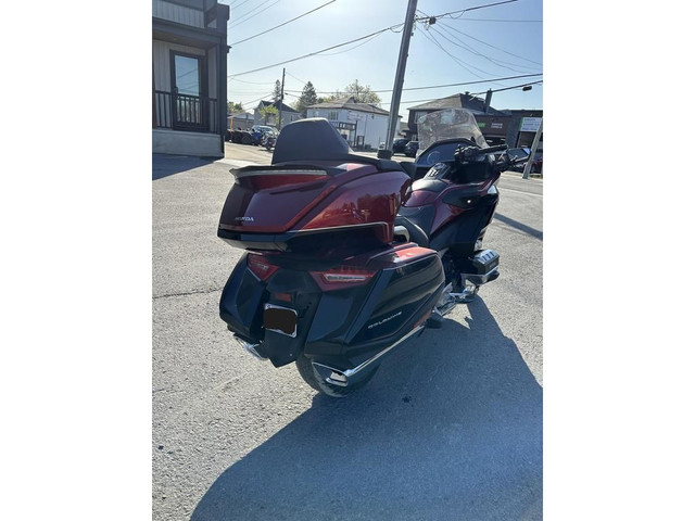 2018 Honda Goldwing Tour DCT Airbag in Touring in Ottawa - Image 3