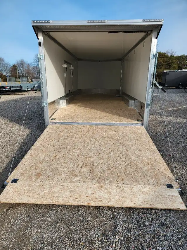 2025 Tow-Tek 8.5x20 Two-Tone Car Hauler in Cargo & Utility Trailers in Mississauga / Peel Region - Image 6