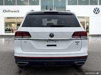 This Volkswagen Atlas delivers a Regular Unleaded V-6 3.6 L/220 engine powering this Automatic trans... (image 3)