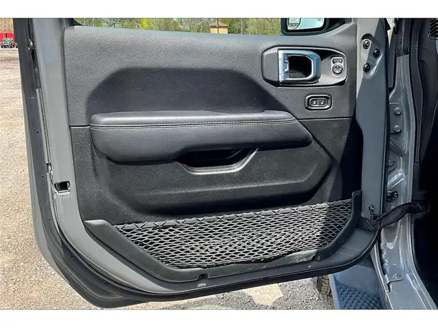 2022 Jeep Wrangler Sahara | Heated Leather | Alpine | Tow Pkg |  in Cars & Trucks in Mississauga / Peel Region - Image 19
