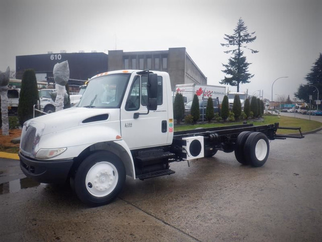 2006 International 4300 Cab and Chassis Air Brakes Dually Diesel in Cars & Trucks in Richmond