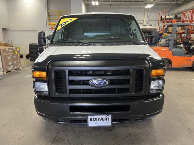 Ford Econoline Cargo Van E-350 Super renforcé commercial 2011 à  in Cars & Trucks in Longueuil / South Shore - Image 3