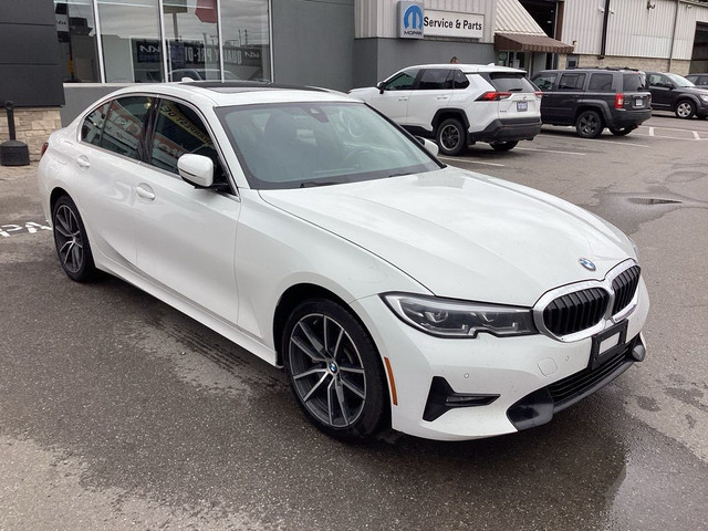 2022 BMW 3 Series 330i xDrive| leather| sunroof in Cars & Trucks in Oakville / Halton Region - Image 3