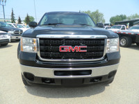 2011 SLE 2500 ¾ TON 4X4 / QUAD CAB SHORT BOX ,6.0L ( gas) engine automatic transmission,Power locks,... (image 3)