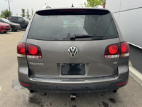 SUN/MOONROOF, HEATED FRONT SEATS, TRACTION CONTROL, CRUISE CONTROL, SATELLITE RADIO Looking for a ri... (image 4)